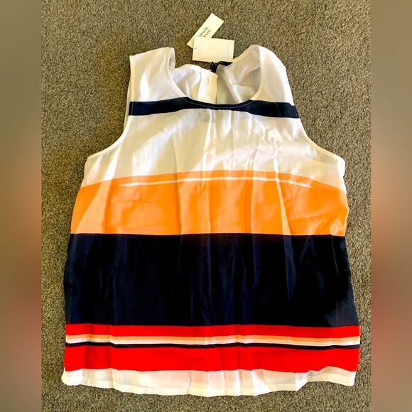 Button back top. - Picture 1 of 5